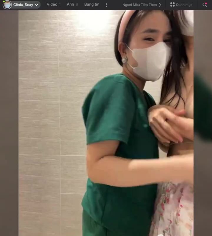Phòng live show hàng của em nhân viên spa gạ c khách dâm đãng show cùng p1